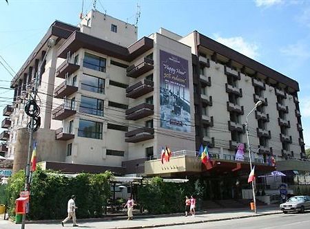 Hotel Rapsodia City Center Botoşani Extérieur photo