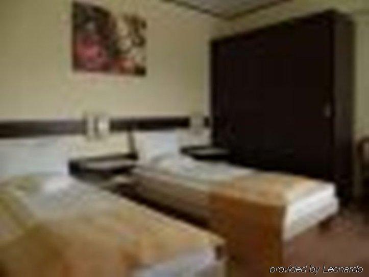 Hotel Rapsodia City Center Botoşani Extérieur photo