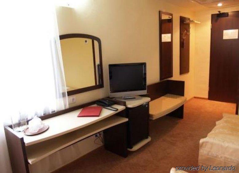 Hotel Rapsodia City Center Botoşani Chambre photo
