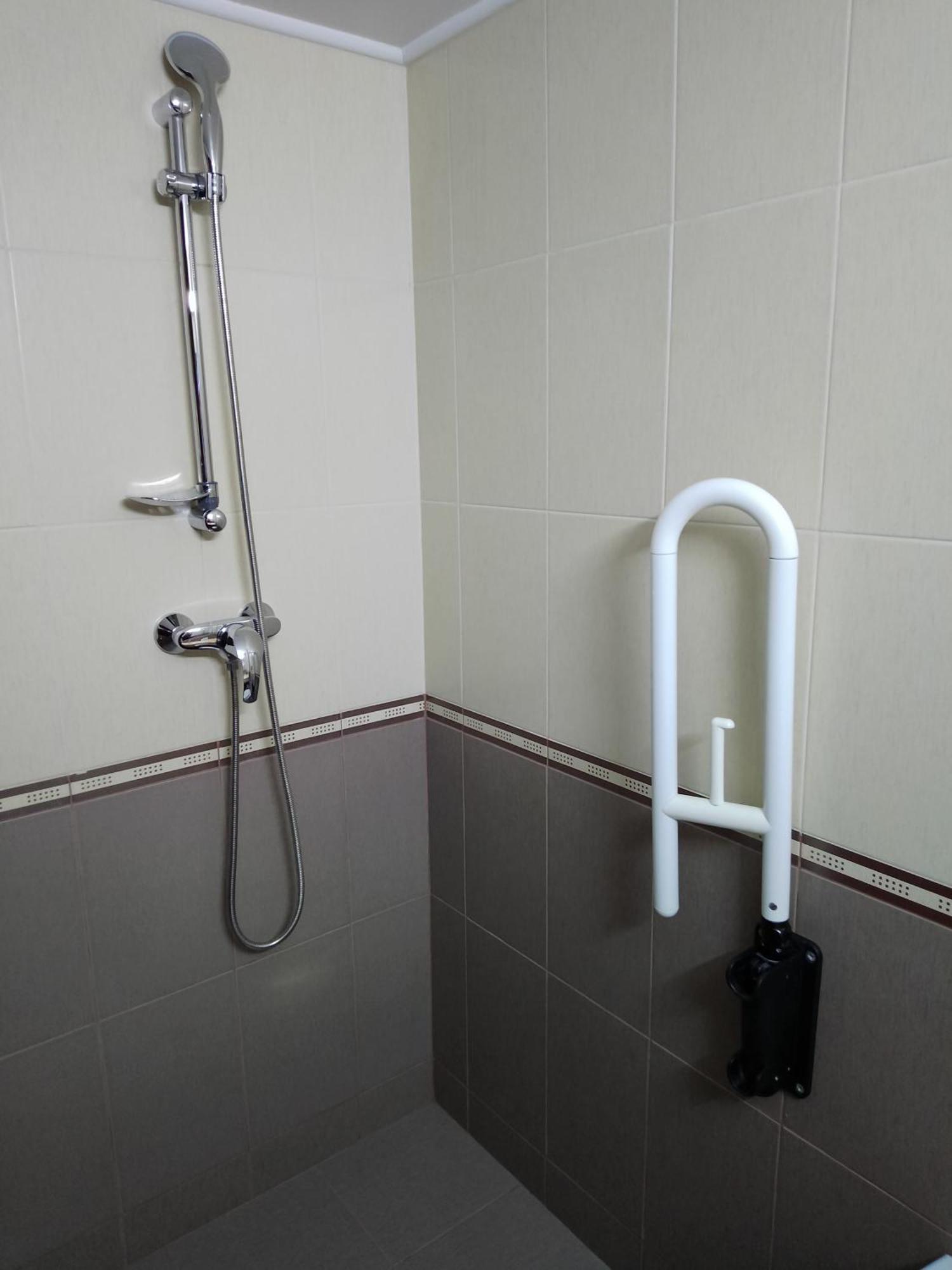 Hotel Rapsodia City Center Botoşani Extérieur photo
