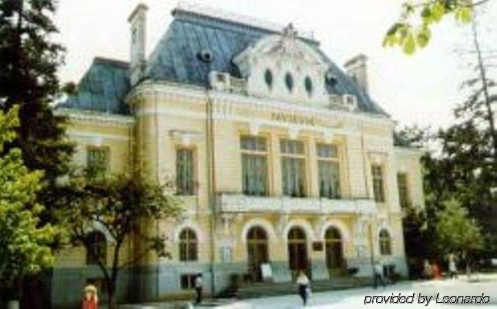 Hotel Rapsodia City Center Botoşani Extérieur photo