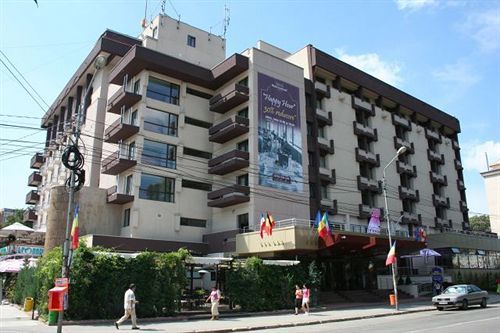 Hotel Rapsodia City Center Botoşani Extérieur photo